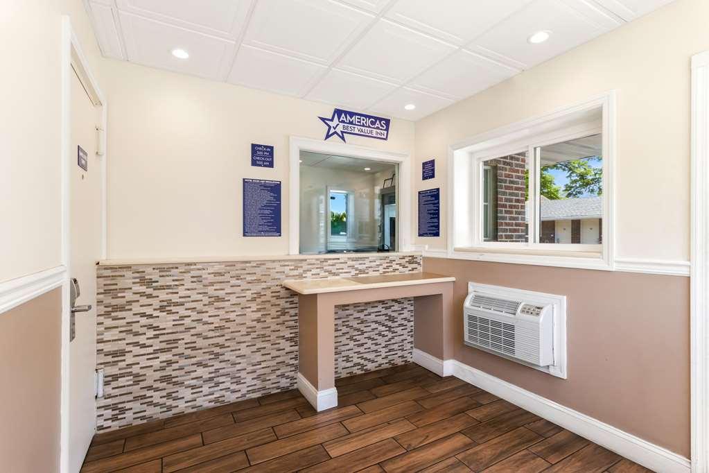Americas Best Value Inn Avenel Woodbridge Interiér fotografie